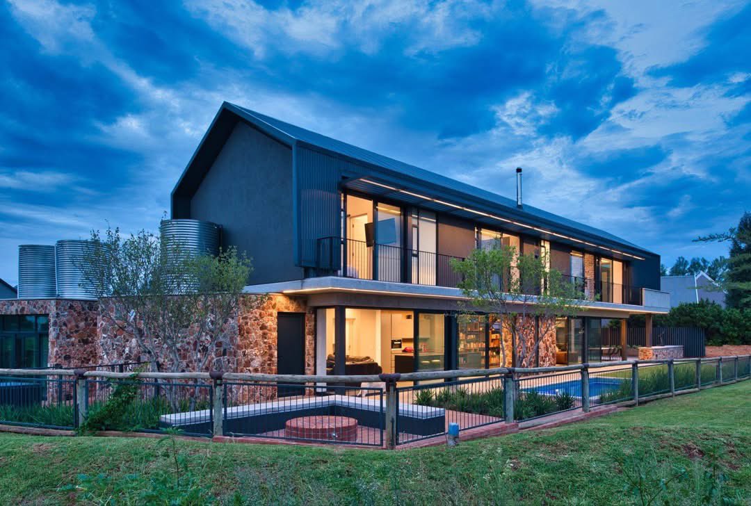 designdeputy's tweet photo. Modern Contemporary Farmhouse designed by renowned W Design Architecture Studio in 📍 Pretoria East. https://t.co/o4vdJRJDMM