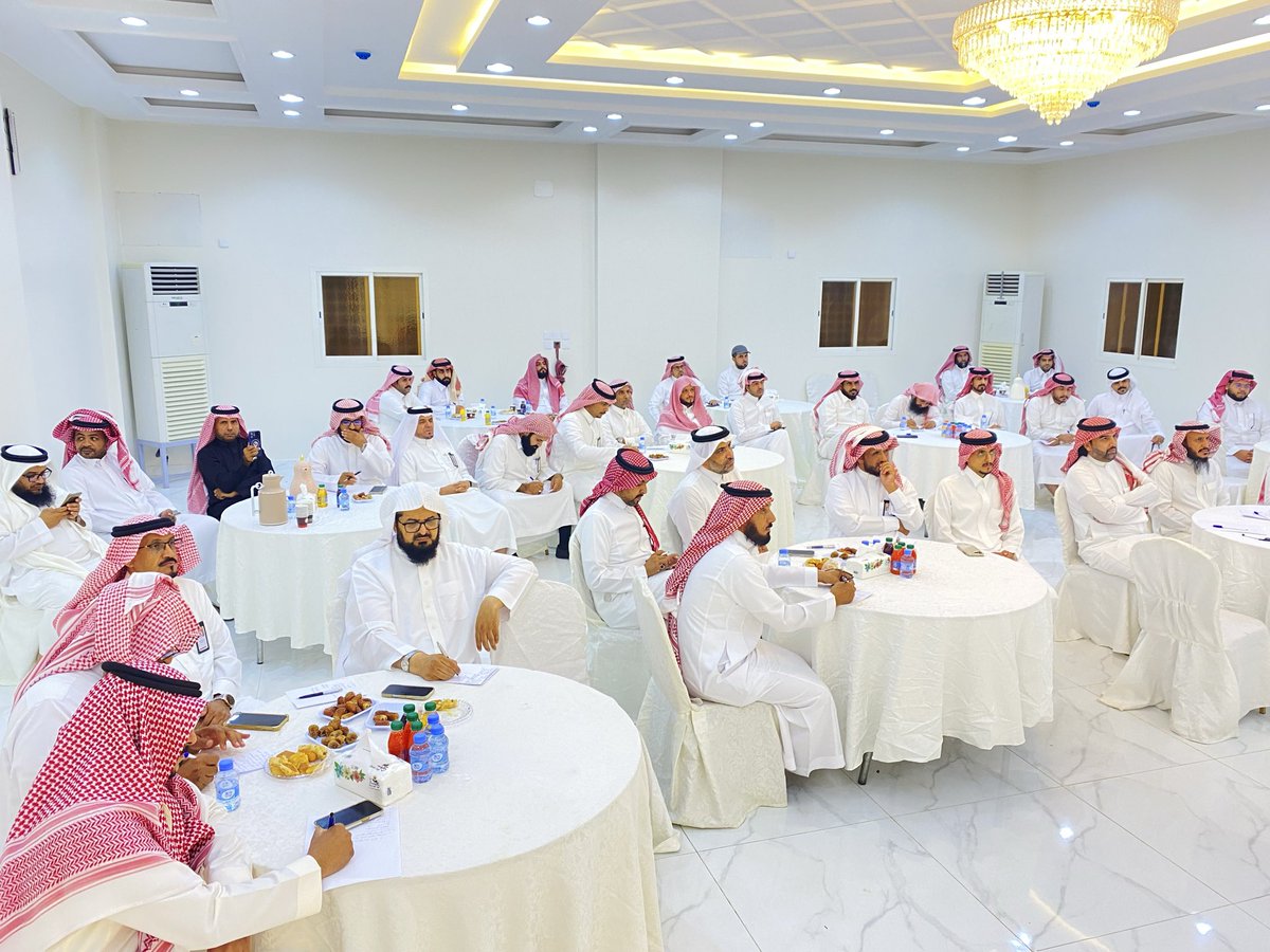 Mmgq21's tweet photo. ضمن خطة اللجنة الفرعية للجمعيات الأهلية بمحافظة #بلقرن استضافت جمعية البر والخدمات الإنسانية #بخثعم وجمعية بناء الشباب ديوانية القطاع الثالث ( ٤ ) بحضور قيادات وأعضاء الجمعيات الأهلية.

كما تضمن اللقاء برنامجاً إثرائياً قدمه الأستاذ الدكتور أحمد الحصيني وسط تفاعل وحضور مميز . https://t.co/qWzW3sXHDj