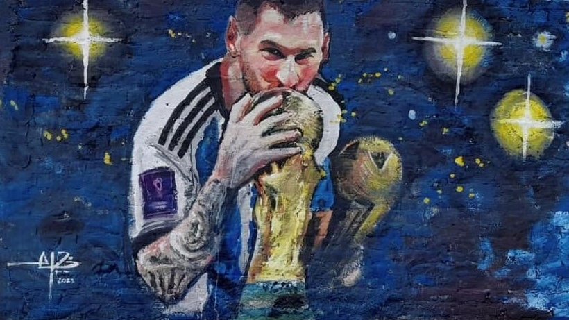 CascallaresPJ's tweet photo. MESSI HACE HISTORIA...Y HACE FELIZ A NUESTRO PUEBLO

🇦🇷⚽️Compartimos imágenes de murales que pintamos en Alte Brown homenajeando al mejor jugador del mundo que anoche nos regaló otra alegría.

Gracias Lionel querido por darle tanta felicidad a toda nuestra gente!.

#BrownConVos #Messi #Mundial