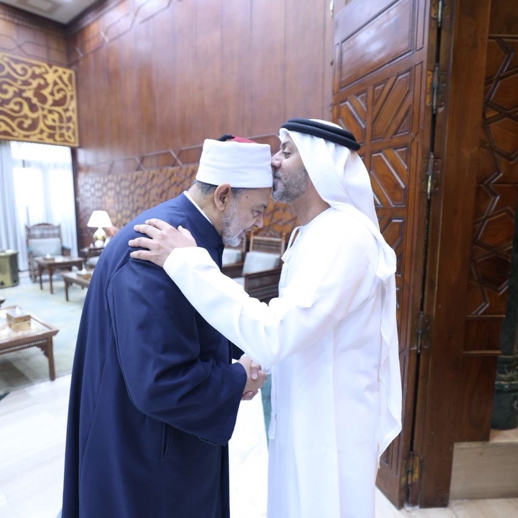 MohdTaqi11's tweet photo. زار سعادة حمد الزعابي سفير دولة الإمارات لدى جمهورية مصر العربية فضيلة الإمام الأكبر الدكتور أحمد الطيب شيخ الأزهر الشريف 

في لقاء أكد عمق العلاقات الأخوية وأهمية تعزيز قيم التسامح والاعتدال ودور الأزهر التاريخي كمنارة للعلم والسلام والتعايش بين الشعوب https://t.co/SUk4dgu3SA