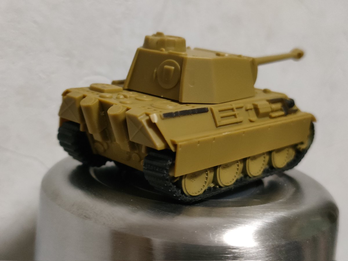 JapanJOOOOO's tweet photo. デフォルメ戦車が最強。
なぜならかわいいとかっこいいの両方の性質を併せ持つ https://t.co/OV5S5jwUp5
