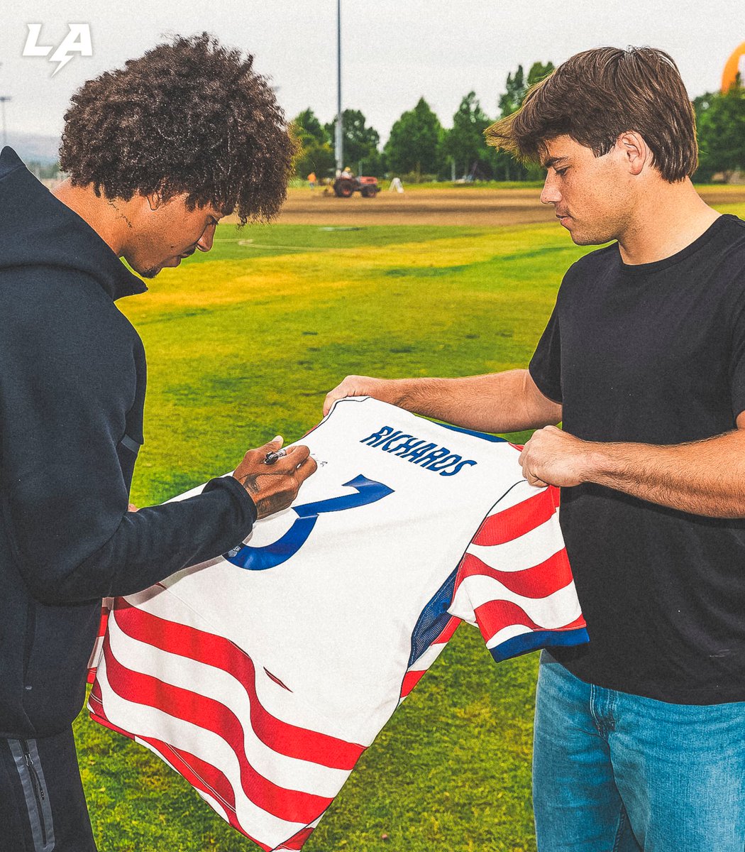 chargers's tweet photo. elite link up @USMNT 🤝

good luck on friday !! https://t.co/4kO77XA7CL