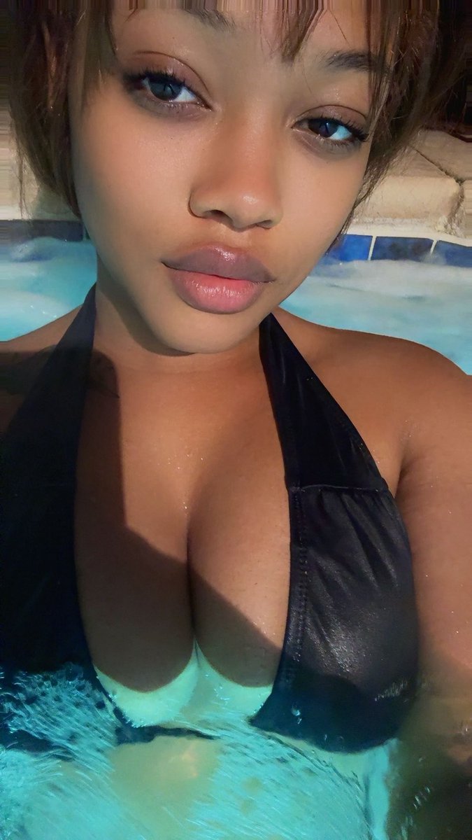 urfavflix's tweet photo. Pool time is my favorite time #wet #horny #pool #nsfwtwtًًًٌٌٍِّ https://t.co/nk1Th9SVl1