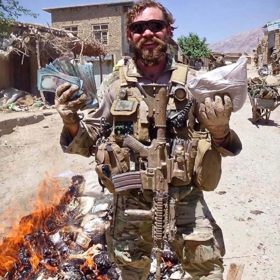 handleitgrips's tweet photo. This dude is badass https://t.co/FfNXvkH9gM