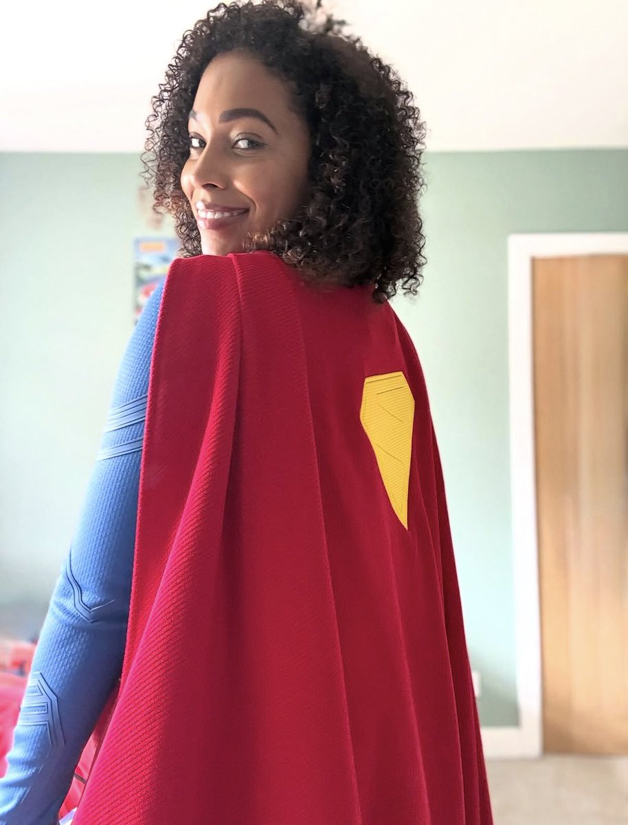 aspiringkrypto's tweet photo. Fit Check ✅

Yeah, I’m never taking this off…. EVER! 🦸🏾‍♀️✨
💙❤️💛
#Supergirl #SupergirlCosplay #DCComics
#DCstudios #Cosplay https://t.co/h69H0BzWae