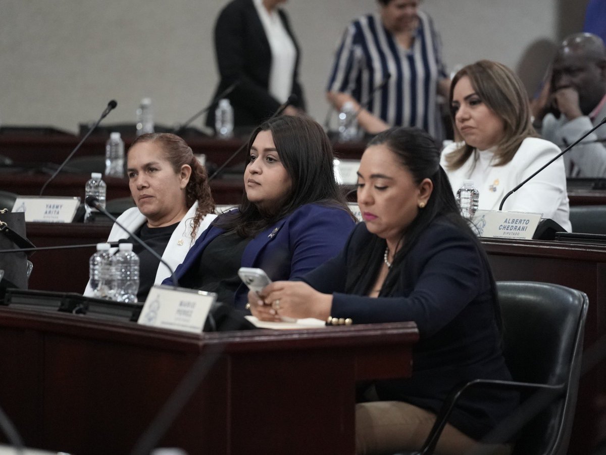 TommyZambranoM's tweet photo. Hoy participamos en una nueva jornada del Grupo de Oración Legislativo (GOL), reafirmando que la fe, la responsabilidad y el compromiso con Honduras deben guiar nuestro servicio.

“Sin tu ayuda, Dios, nadie es capaz de gobernar una Nación.” 🙏🇭🇳 https://t.co/cpEhLsHPnP