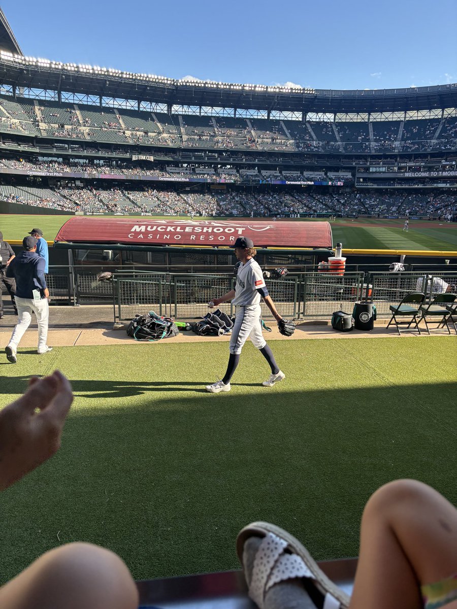 BroncoBunch's tweet photo. Fun night at the ballpark with the family! Kids got a ball from Cal Raleigh in the bullpen and Mariners got a W https://t.co/XNKma0EhJa