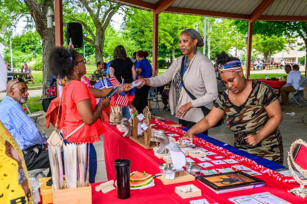 hvcclibrary's tweet photo. Thank You for Attending Our Juneteenth Celebration!
We appreciate everyone who joined us for this special event.
Hosted by the ODEIB, Marvin Lbrary, Cultural Affairs and Student Activities.
Photo credit: Vincent Giordano
#Juneteenth #Community #Celebration #Belonging https://t.co/kSvg5svSUc