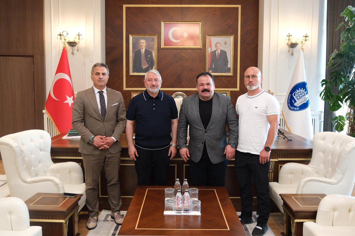 tiesfed's tweet photo. İşitme Engelliler Güreş Türkiye Şampiyonamız kapsamında Federasyon Başkanımız Dursun Gözel, Çorum Belediye Başkanı Sayın Dr. Halil İbrahim Aşgın’ı; Çorum Gençlik ve Spor İl Müdürü Sayın Mustafa Demirkıran ve Çorum İl Temsilcimiz Sayın Uğur Çadır ile birlikte ziyaret etti. https://t.co/2M0dNMoH8z