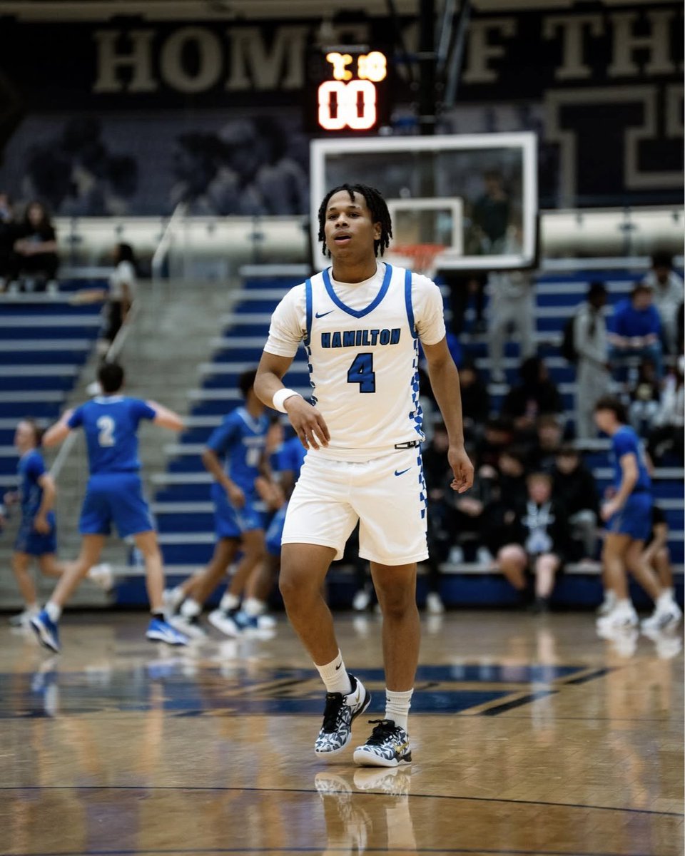 513hsh's tweet photo. 5’11 28' PG Jordan Johnson-Perdomo/@JordonJohnsonP4 has heard from the following programs as he told @513hsh :

Bowling Green University
Youngstown State
Cleveland State
Layola Detroit Mercy
University of Chicago
University of Missouri-Kansas https://t.co/bgWsxpRd0L