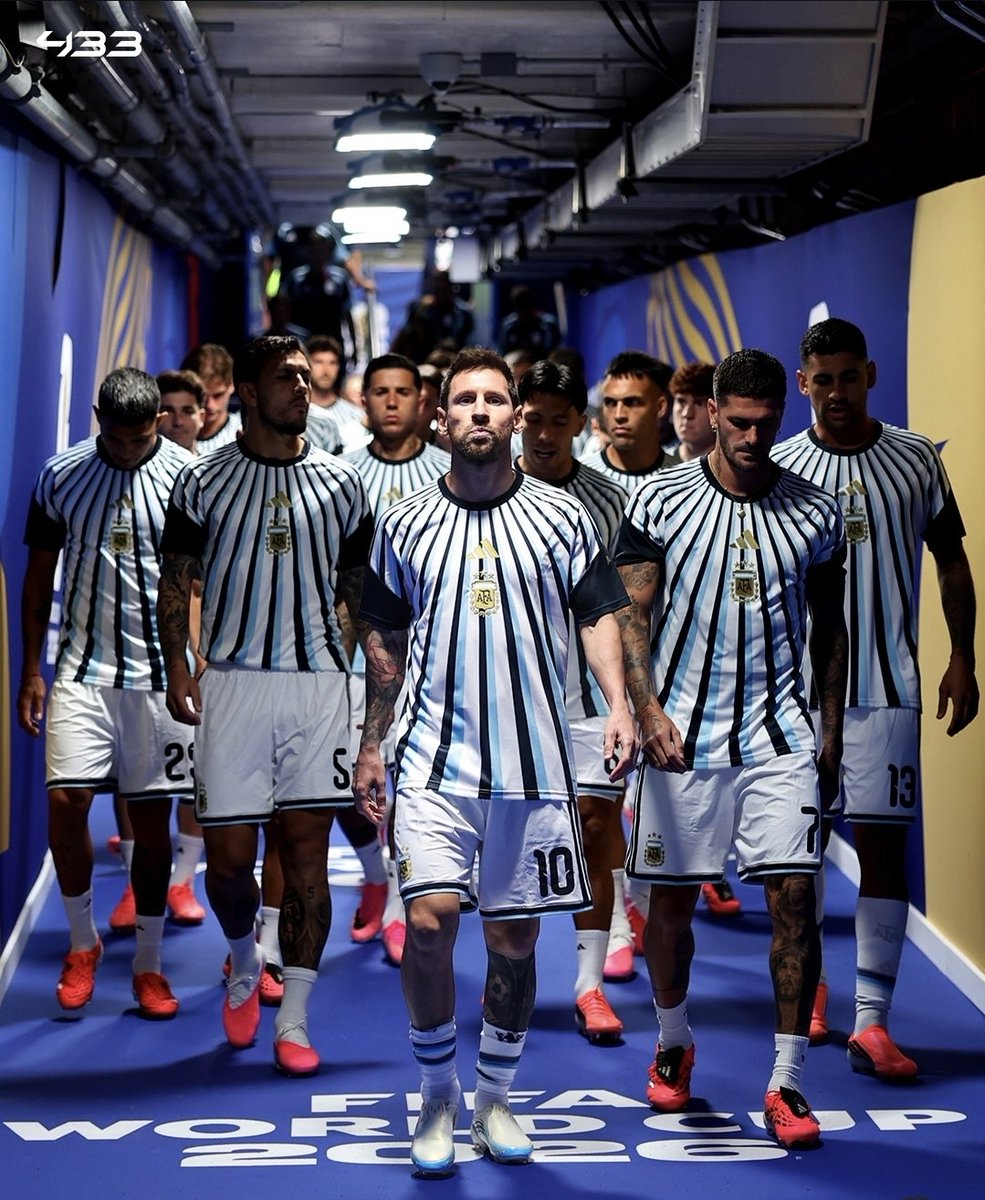 HarmlessHQ's tweet photo. There's so much respect for Messi inY Argentina team, to the extent that he's the only one allowed to wear a different pair of boots. https://t.co/QNnbo4AQD1