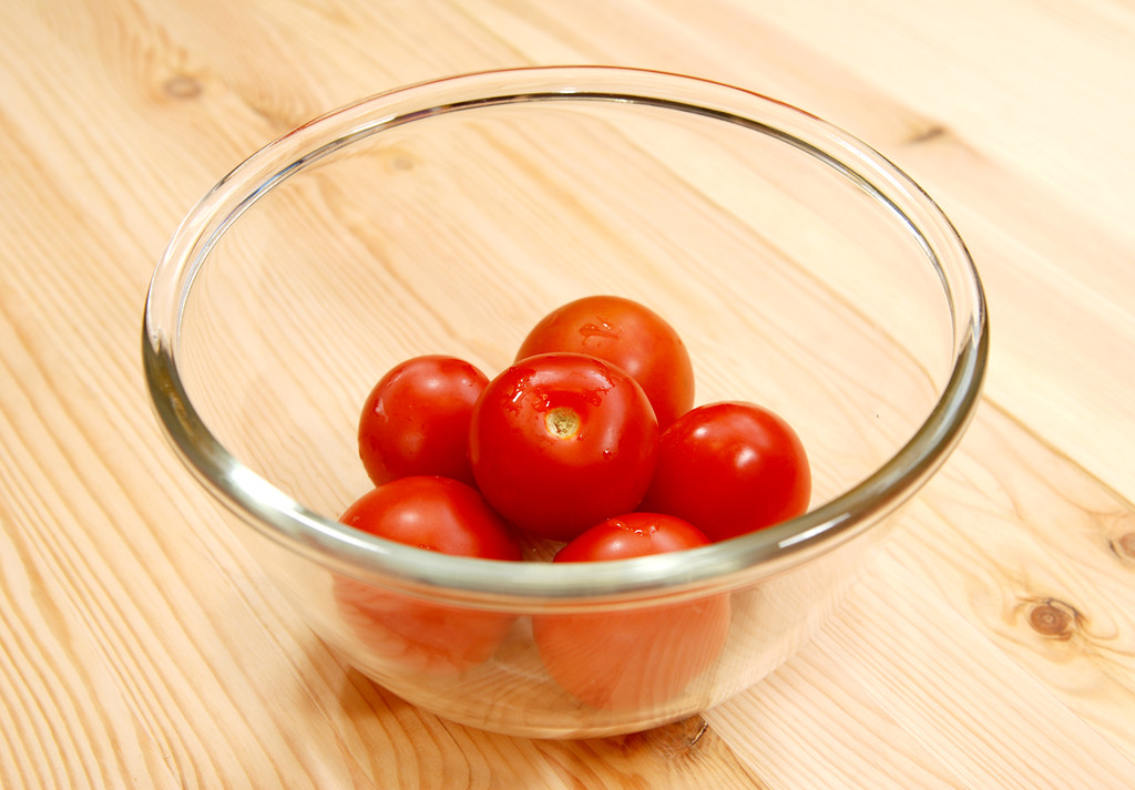 dkjdjebls27569's tweet photo. Got to try the new organic cherry tomatoes yesterday—burst with sweet juice, no weird aftertaste, perfect for salads! Would buy again for sure. https://t.co/hrJ2mrTRKT
