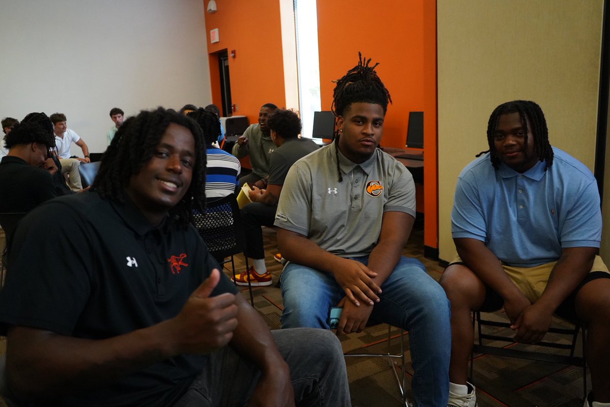 GoCamelsFB's tweet photo. Career Symposium #2✅

Thank you Dr. Don Lane, from Lane &amp; Associates Family Dentistry @lanedds, for taking the time to come down and talk to our guys! 

#FightAsONE | #RollHumps 🐪🏈 https://t.co/XUxlns5EV2