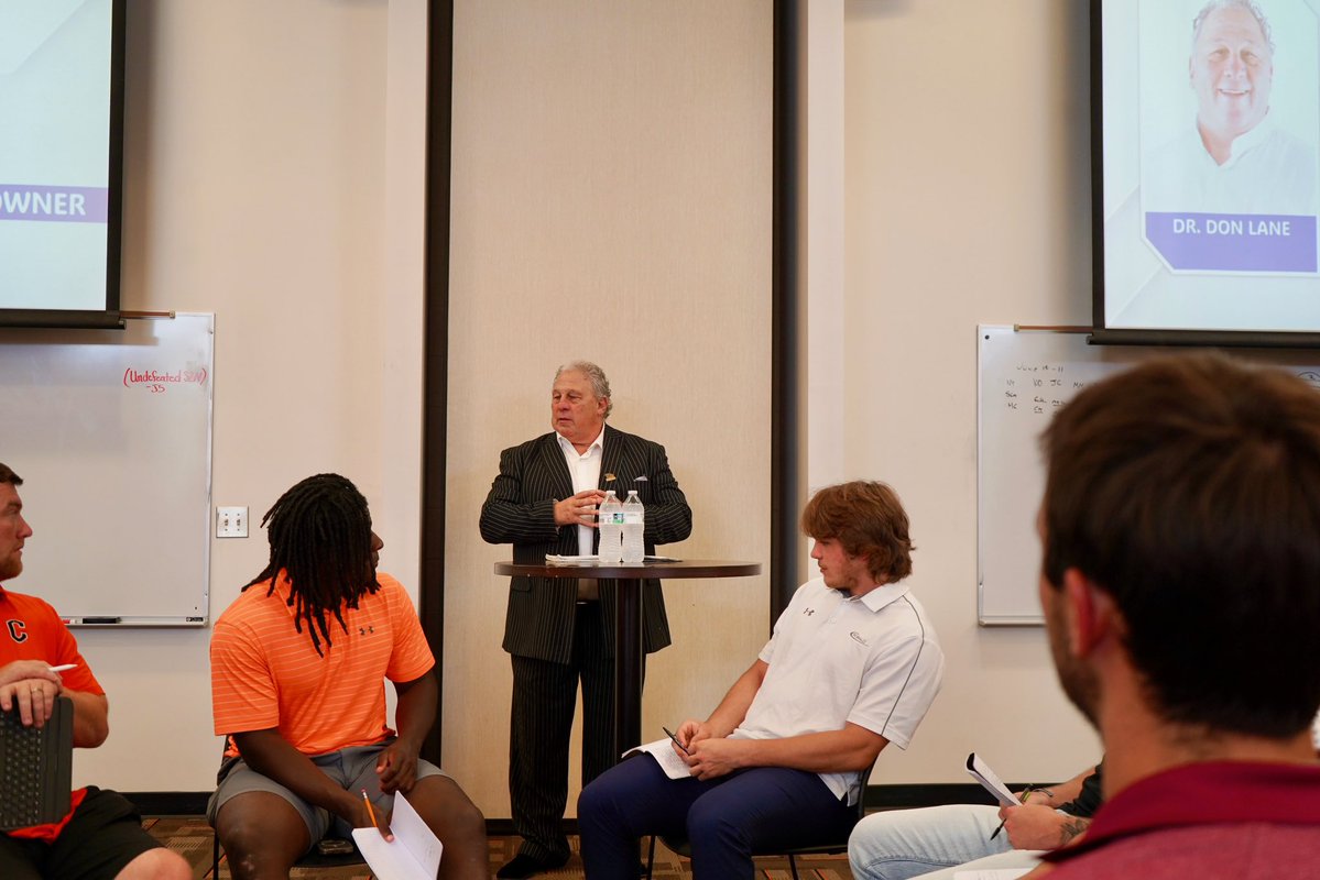 GoCamelsFB's tweet photo. Career Symposium #2✅

Thank you Dr. Don Lane, from Lane &amp; Associates Family Dentistry @lanedds, for taking the time to come down and talk to our guys! 

#FightAsONE | #RollHumps 🐪🏈 https://t.co/XUxlns5EV2