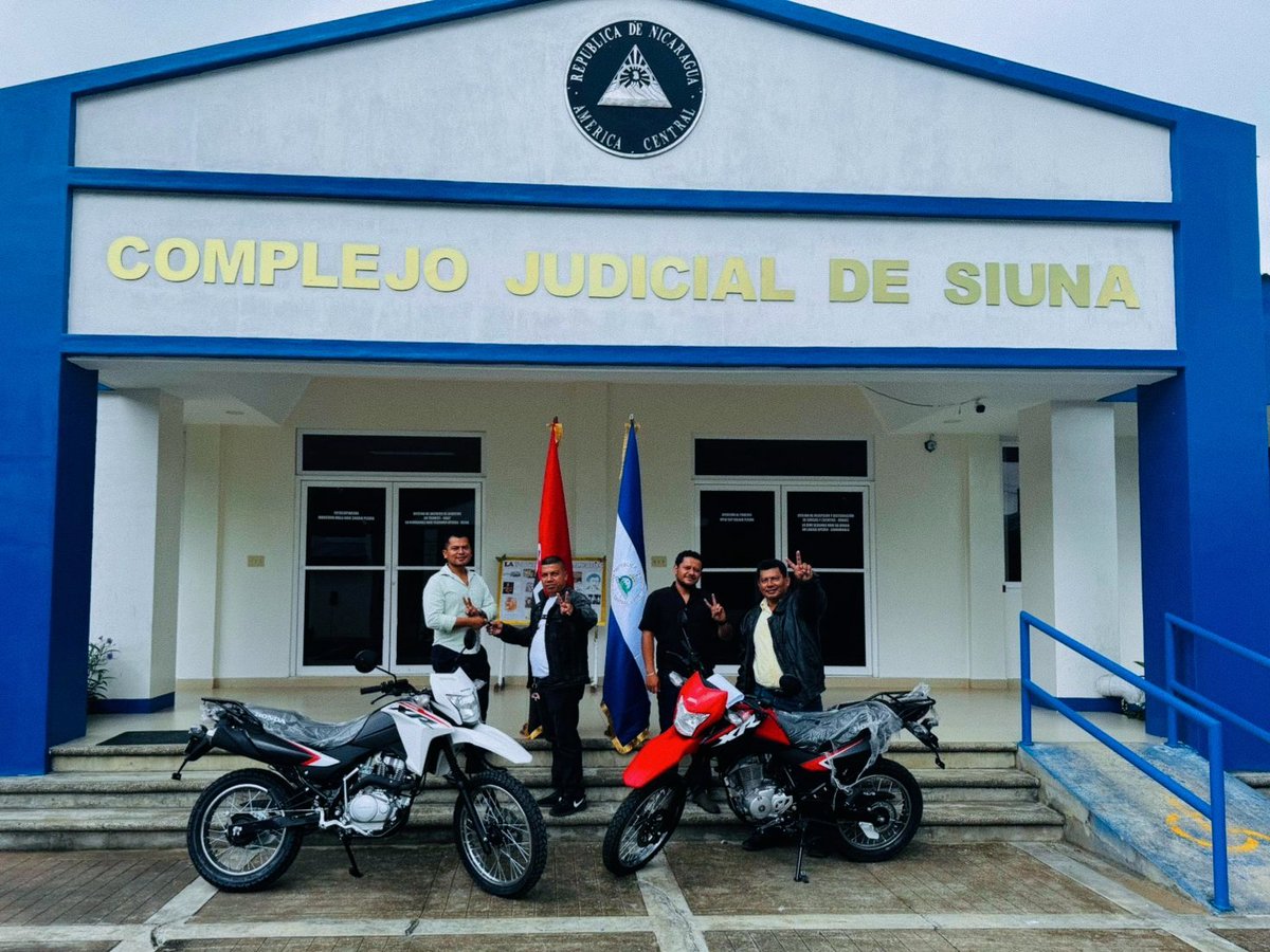 InformativoJNic's tweet photo. ⚖️🏍️ Con el firme compromiso de optimizar la gestión judicial y garantizar una atención más eficaz y cercana a la población, el Órgano Judicial llevó a cabo la entrega oficial de dos motocicletas nuevas a los notificadores del Sistema Judicial de #Siuna, en la #CostaCaribeNorte. https://t.co/XkN2bJ4czf