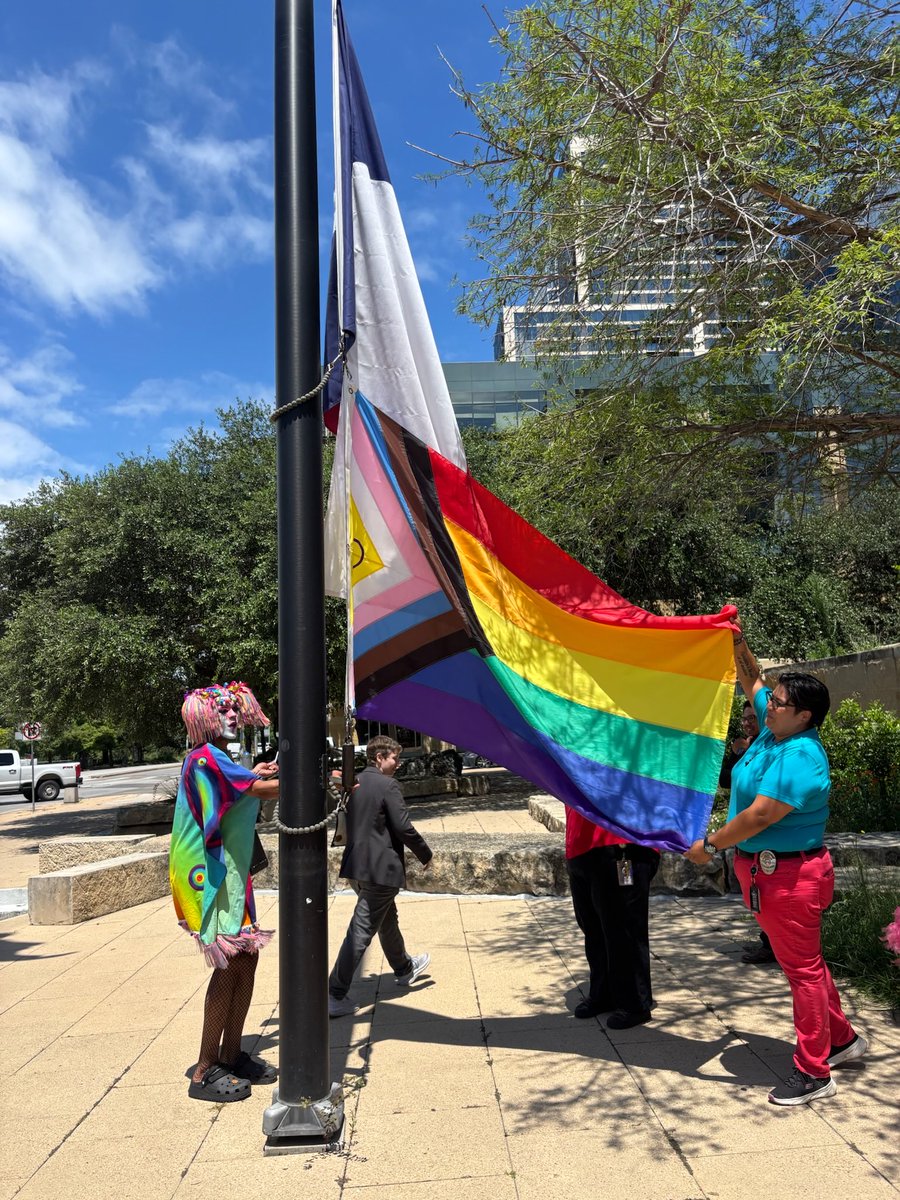 CMZoQadri's tweet photo. Today we celebrated &amp; officially recognized June as Pride Month at Austin City Hall! 🏳️‍🌈🏳️‍⚧️ Our guest speakers spoke about the importance of pride and trans rights, &amp; why it's important to continue fighting against the ongoing attacks against the LGBTQIA+ community. (1/2) https://t.co/KVNovxPE11