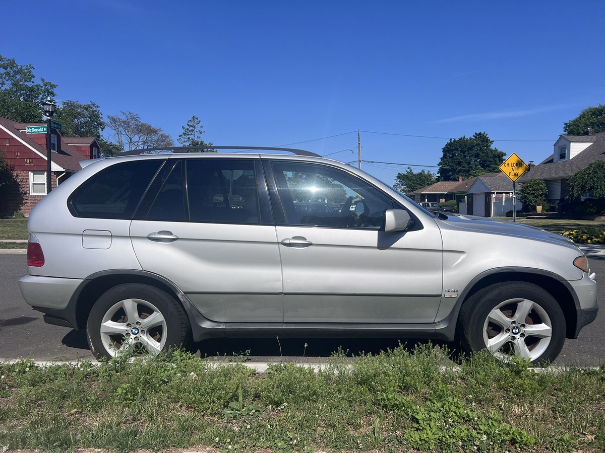 bigzeem's tweet photo. 2001 BMW X5 4.4i Sports (v8) for Sale 

https://t.co/0Yj5ui1lrj https://t.co/CcFkvJDWCa
