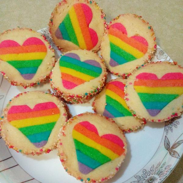 Laymik_ua's tweet photo. Today we baked rainbow cookies with our 5-year-old! Messy hands, lots of laughs, and the best homemade treats ever – small moments that matter most https://t.co/NpYVkMUQXW