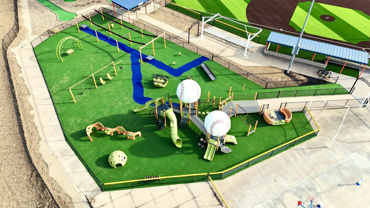SYNLawnIowa's tweet photo. Throwing it back to February when we completed this playground project for Miracle League of Sioux City ⚾

Built to create more opportunities for fun and play, this space is ready for kids to make memories all season long!

#MiracleLeague #Community #Playground #ArtificialTurf https://t.co/G5WCbPcKH0