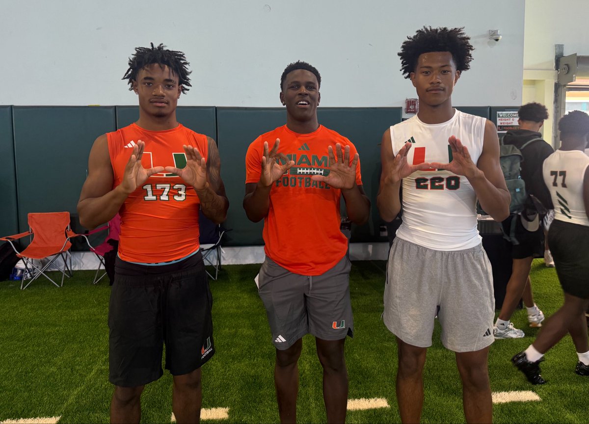 GabyUrrutia247's tweet photo. 5-star CB Donte Wright, 5-star QB Israel Abrams, and 4-star RB Ty Keys are planning to lace up the cleats and compete at their future home.

More: https://t.co/ohwvQIo9Zy https://t.co/jrnF37EMCK