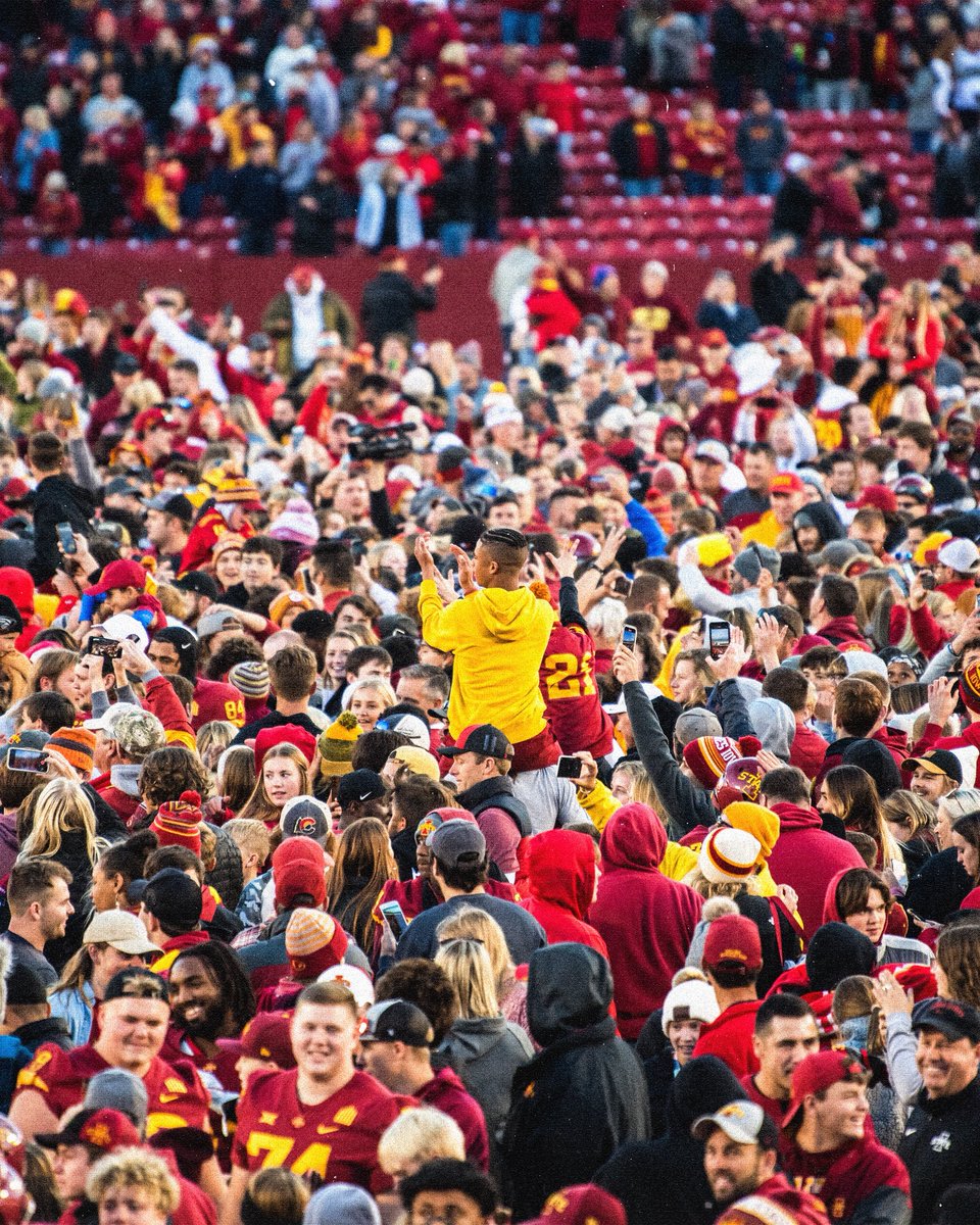 CycloneFB's tweet photo. counting down the days until kickoff ⏰ 

🎟️: https://t.co/3Kf63rOU8m https://t.co/mz8LxeeoVq