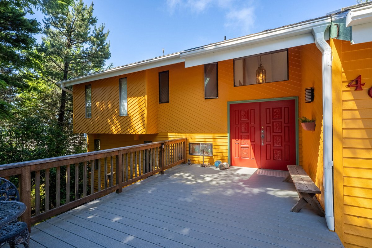 PamZRealtor's tweet photo. Ocean view surrounded by beautiful evergreen trees!
https://t.co/S0adfo9zU9
https://t.co/rv0kg3xGlz
#oceanside #oregon #beaches #liveatthecoast #beachliving #oceanbreezes #imaginelivinghere #forsale #beachhouses #oceanview #liveatthebeach #vacationhomes #intel #ronleracres https://t.co/jIEzRAm1po