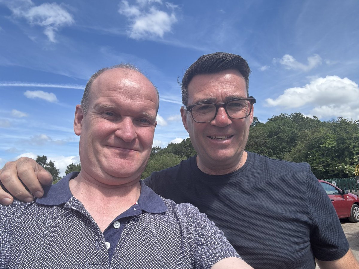 MartinWhelton's tweet photo. Enjoying my time up in Makerfield supporting @AndyBurnhamGM and helping to get him elected on the #Labourdoorstep in tomorrowโs by-election. Great to have so many speak positively of his many achievements as Mayor of Greater Manchester. https://t.co/nlR4LW5rJn
