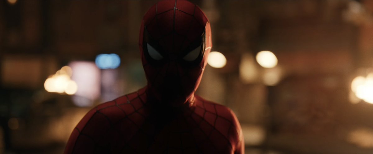 darthwebhead's tweet photo. I’m really loving how they chose to light the suit in this movie https://t.co/N72qUx8UR8