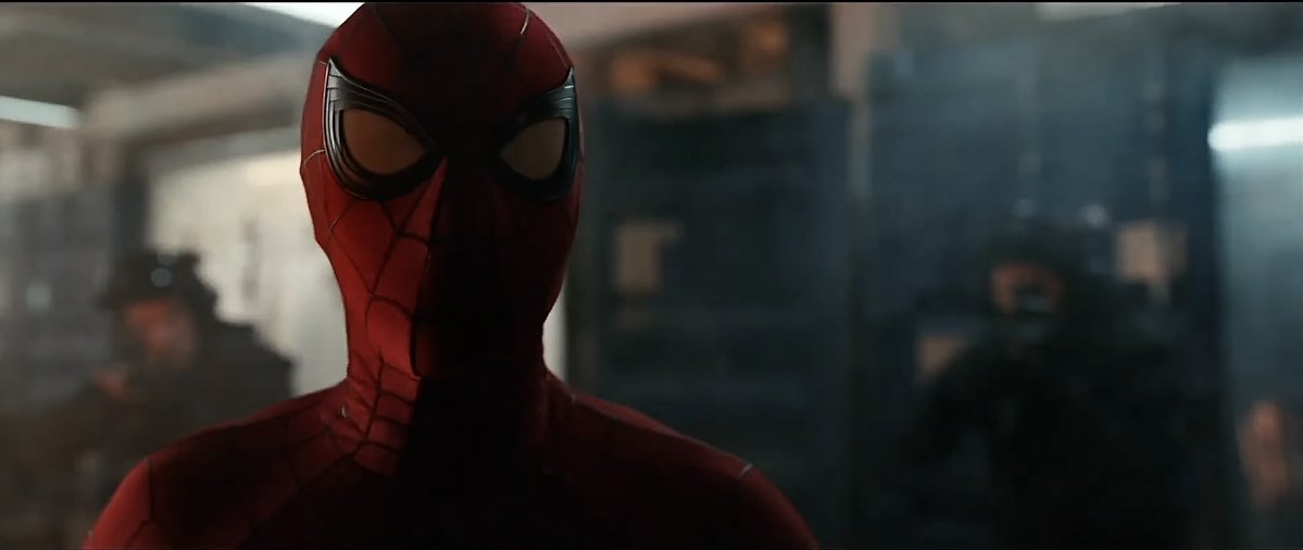 darthwebhead's tweet photo. I’m really loving how they chose to light the suit in this movie https://t.co/N72qUx8UR8