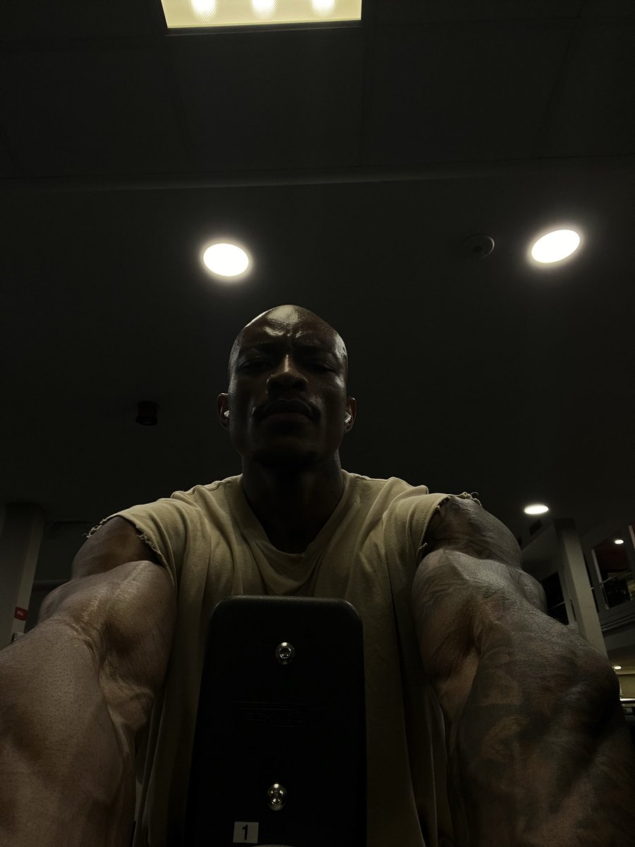 TumiTheTruth's tweet photo. session done. locked in ✅ https://t.co/zzdKUkzE5I