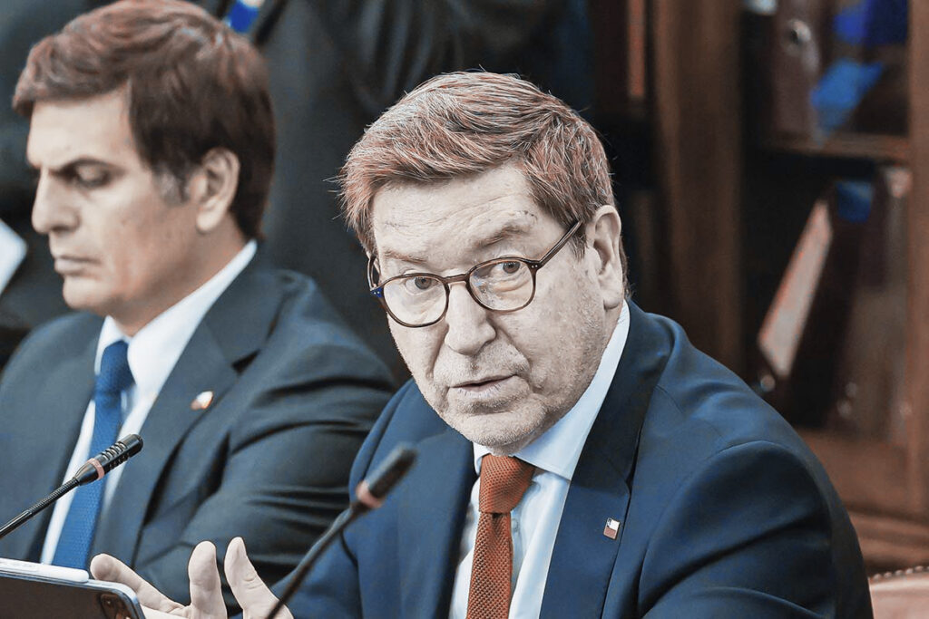 TarquinoPaspala's tweet photo. Empresa Ecomac ligada al biministro Daniel Mas, tiene vigentes 2 proyectos inmobiliarios con el Minvu Coquimbo. Acá hay conflicto de interés, su empresa tiene contratos con el E°. Por tanto, Mas no cumple con los estándares estrictos de probidad y transparencia como exige la ley. https://t.co/NtipbY7oHI