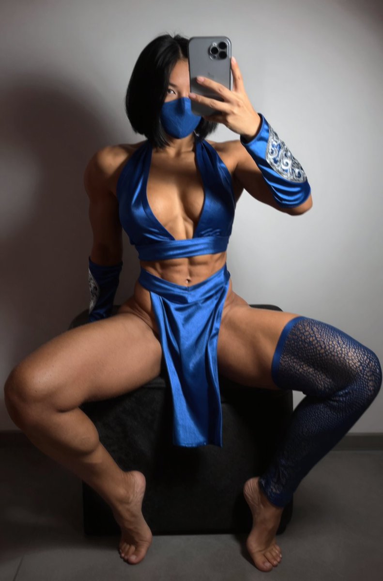 Reiko_aizawa's tweet photo. guess the cosplay😉 https://t.co/ieWejnURN3