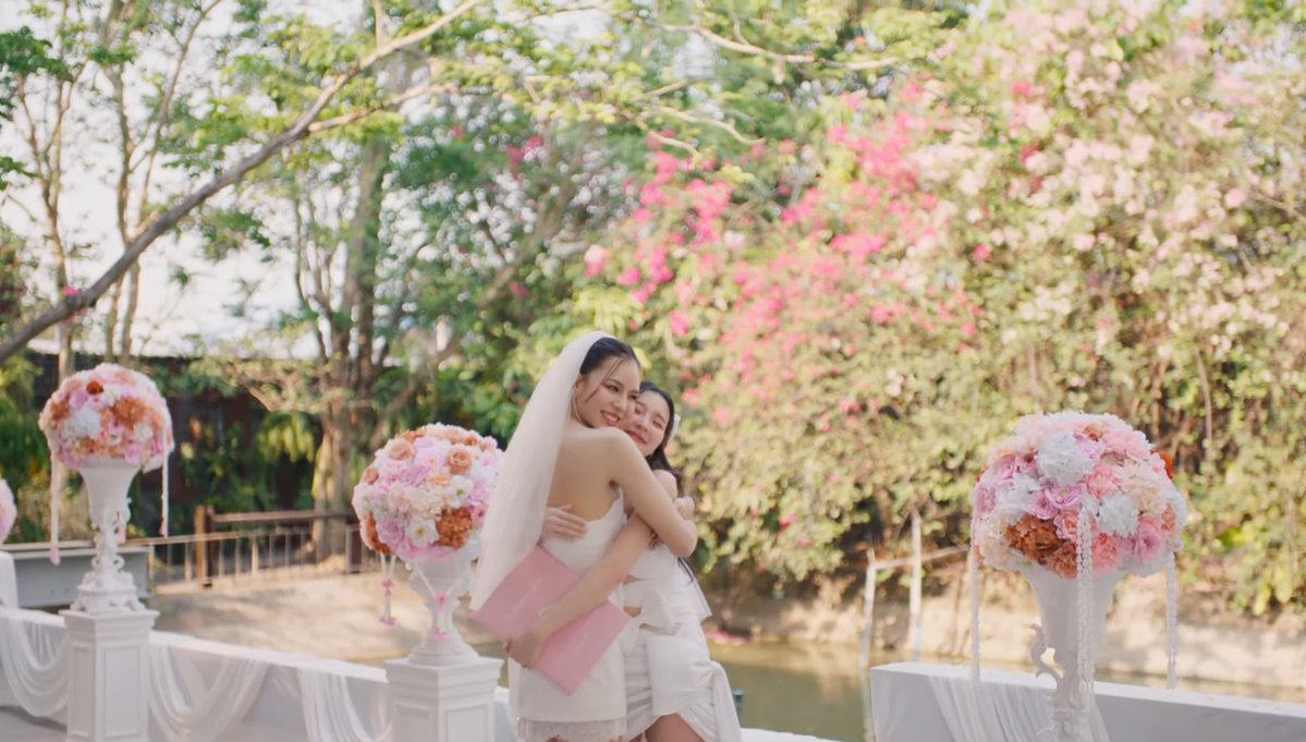 Lovatic5HDores7's tweet photo. I really have no words right now… just that… that was perfection… utter perfection. I’m gonna miss P’Lené and Noo Rann and this show so very much. Thank you so much @miephat @ayaorapan. 

LBD FINAL EPISODE
#LoveBeyondDreamsFinalEP https://t.co/z4vNHPVG0F