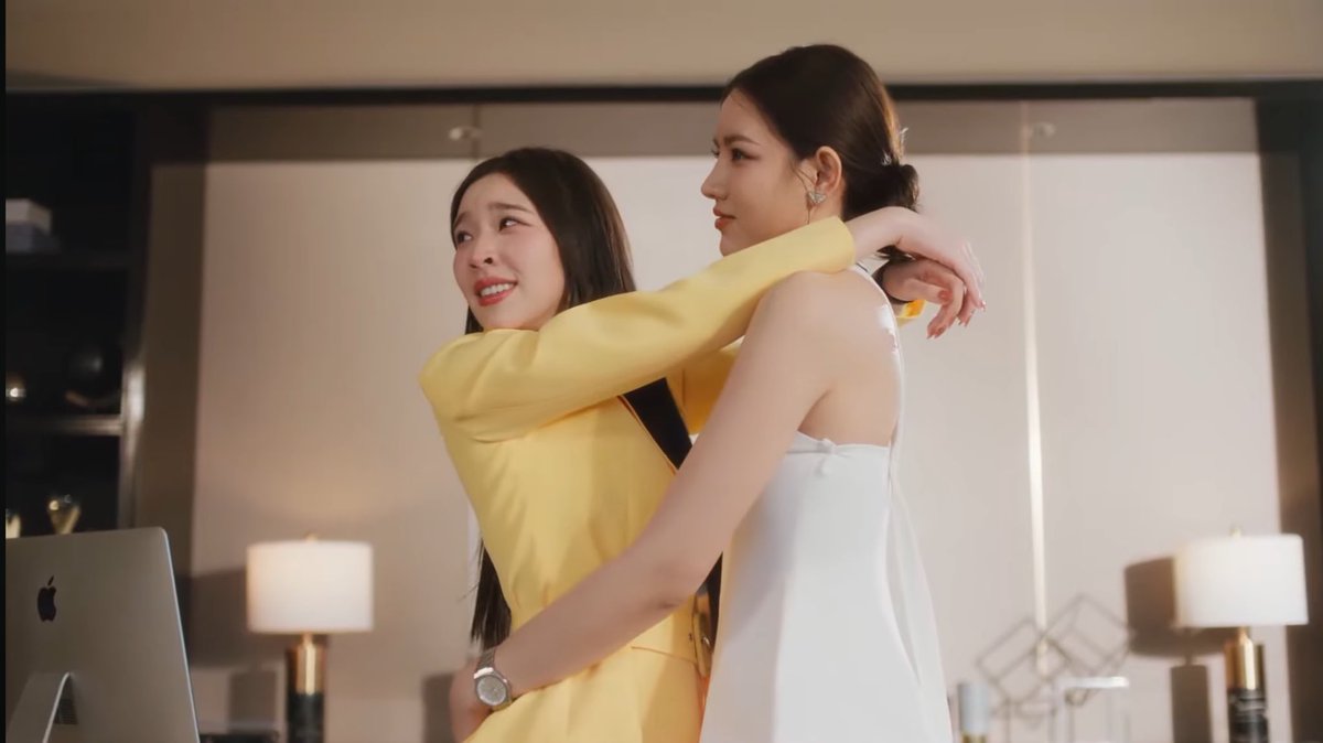 Lovatic5HDores7's tweet photo. I really have no words right now… just that… that was perfection… utter perfection. I’m gonna miss P’Lené and Noo Rann and this show so very much. Thank you so much @miephat @ayaorapan. 

LBD FINAL EPISODE
#LoveBeyondDreamsFinalEP https://t.co/z4vNHPVG0F
