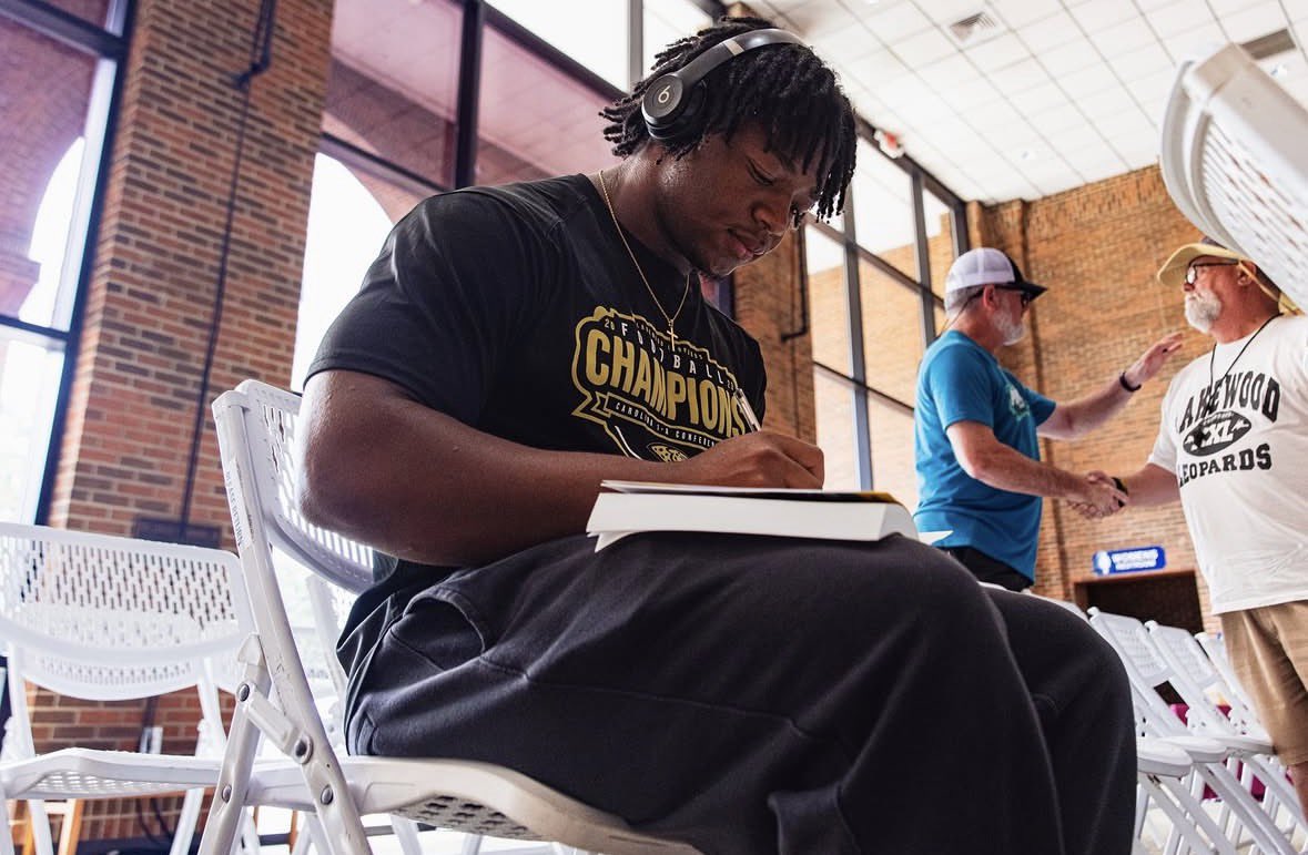 calvin_lacewell's tweet photo. I am incredibly grateful for the opportunity to attend my first FCA team camp with my brothers. Every day of camp was amazing . The most rewarding part of the camp was the opportunity to deepen my faith and commit my life to Christ.
Thank you for making this experience possible. https://t.co/hGlw4AJJqS