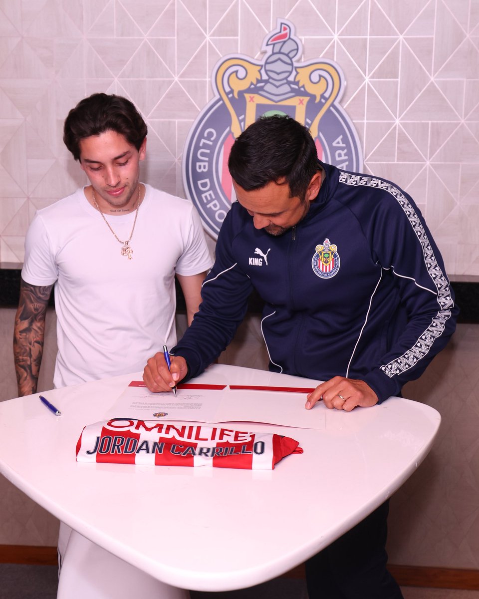 Chivas's tweet photo. 🇦🇹 ¡Un Rojiblanco más que se une a nuestras filas! 🐐 https://t.co/GAfW0ZIaDN
