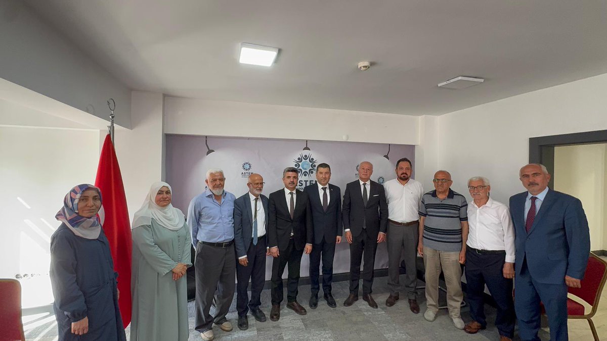 ankara_btp's tweet photo. BTP Ankara heyeti olarak Anadolu Düşünce ve Strateji Merkezi’ni (ASTEM) ziyaret ettik.

Ziyaretimizin sonunda ASTEM Genel Başkanı Sayın Haşim Yanar’a Prof. Dr. Haydar Baş’ın Millî Ekonomi Modeli eserini takdim ettik.

Nazik ev sahiplikleri için ASTEM yönetimine teşekkür ediyoruz. https://t.co/xFjMqOAlTd