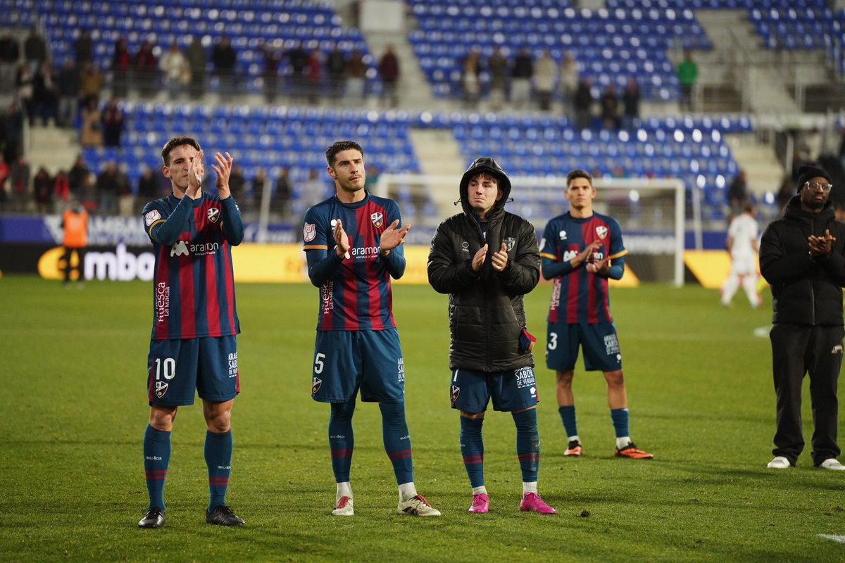 Manurico_10's tweet photo. Ha llegado el momento de separarnos y no es fácil después de 12 años juntos. 
He sentido la responsabilidad y el orgullo de llevar esta camiseta cada día que me la he puesto. 
Sentir el cariño y el aprecio de la gente de Huesca no tiene precio, os deseo lo mejor. https://t.co/W1kJ07Pb8w