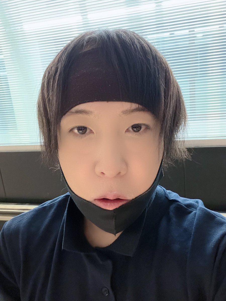 yuimuis's tweet photo. iPhone17📱✨に機種変更しました。嬉しくてついお試し自撮りしてしまいました😓🙇
本日雨☔で尚且つ、グワングワンの朝方の倦怠感の中、有酸素トレーニング🏋️頑張ってます！梅雨真っ盛りですが皆様、充実の1日をお送り下さい🙇
#トレーニング　#iPhone17 https://t.co/yYVFf1V8D7