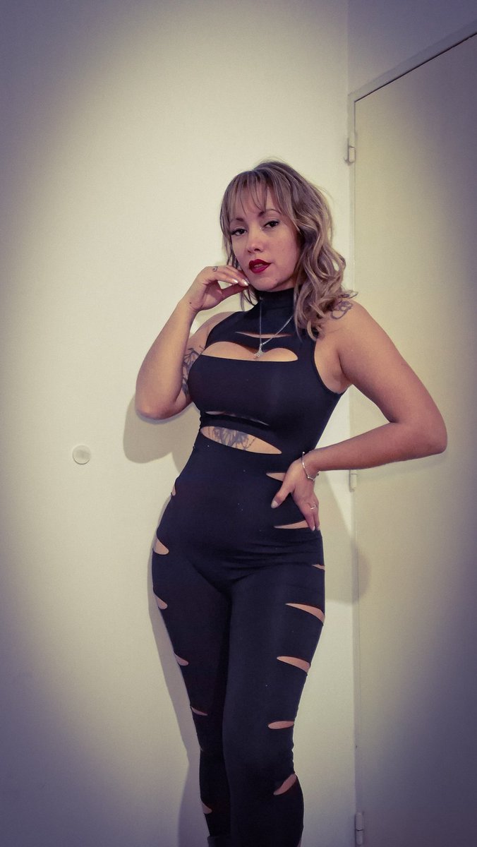 RisqueMorena's tweet photo. Mommy wants you to please her 

#findom #femdom #sumisofinanciero #humanatm #paypig #sph #humilliation https://t.co/A98OBojC1G