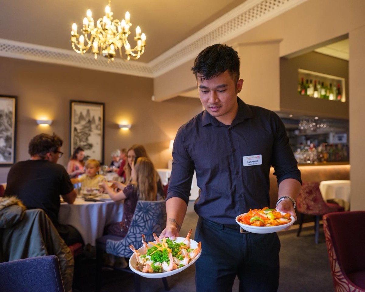 JuniorPoon's tweet photo. #clevedon #visitclevedon #northsomerset #wesrcountry #hillroadclevedon #clevedonhillroad #restaurant #winebar #retirement #thankyou #grateful #thankfull https://t.co/OPR7cwIFnA