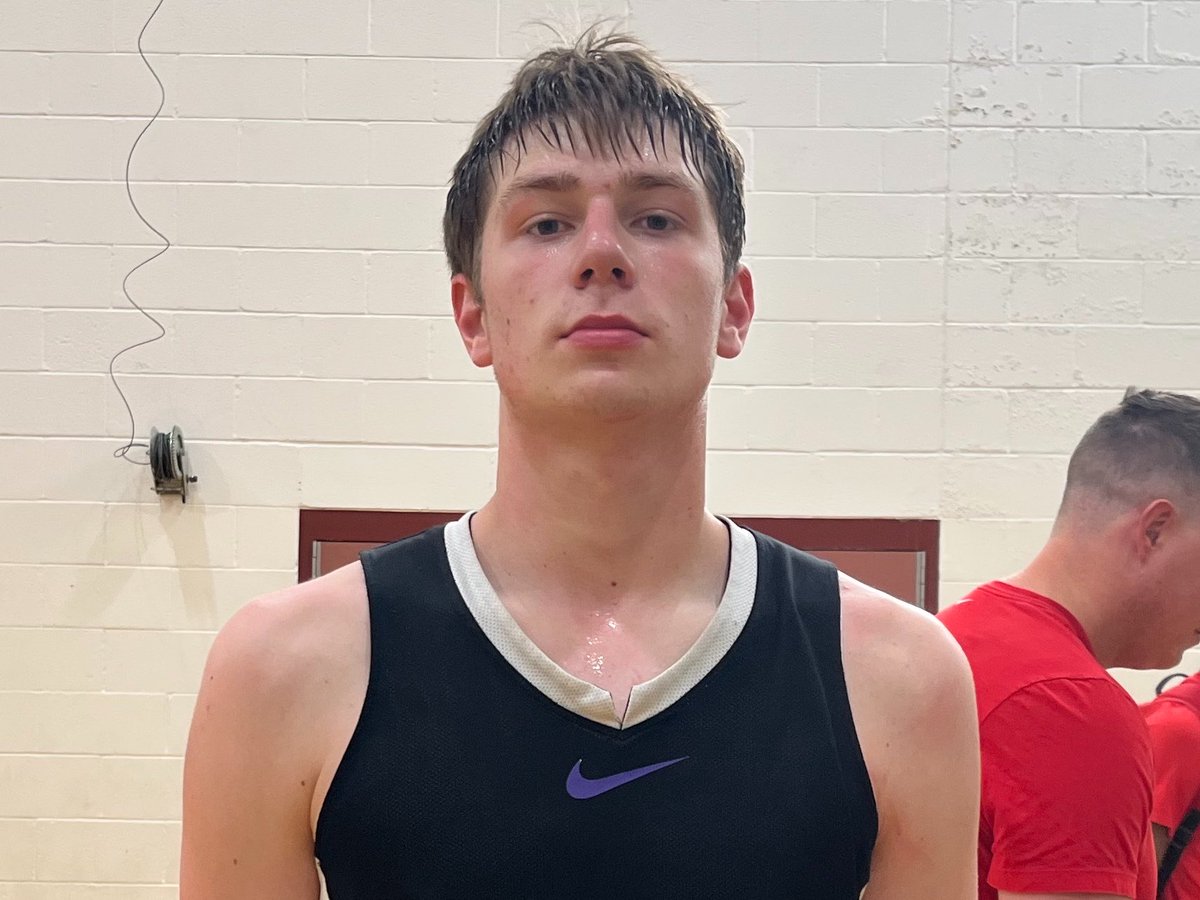 PrepHoopsOR's tweet photo. Final: Marshfield 53, Central Valley (WA) 49

Top performers for Marshfield:

@maxainsworth0 - 25 pts, 3 ast 
Austin Salter - 11 pts, 9 reb 
@Kvinyard10 - 8 pts, 8 reb https://t.co/zpO4RDq89n