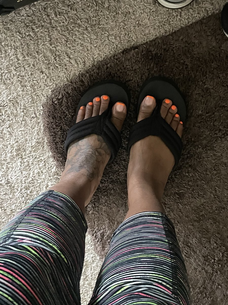 Msprettyfoot_ tweet media