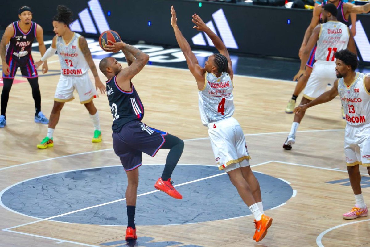monaco__info's tweet photo. La #RocaTeam revient dans la partie et égalise 1-1, la manière en plus !

Victoire des Monégasques dans le match 2 de la finale de @Betclic_ELITE contre @ParisBasketball (102-90)

Place maintenant aux matches 3 et 4 Salle Gaston-Médécin @ASMonaco_Basket https://t.co/7nY0OHYwJI