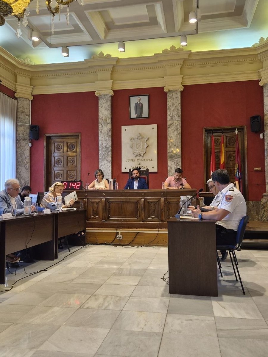 PPteVallecas's tweet photo. 🚔 Hoy hemos participado en el Consejo de Seguridad en la @JMDpvallecas analizando la situación del distrito y reforzando la coordinación entre administraciones y cuerpos de seguridad.

🔵 Desde el Partido Popular seguimos trabajando para garantizar barrios más seguros. https://t.co/LrBdR3e75b