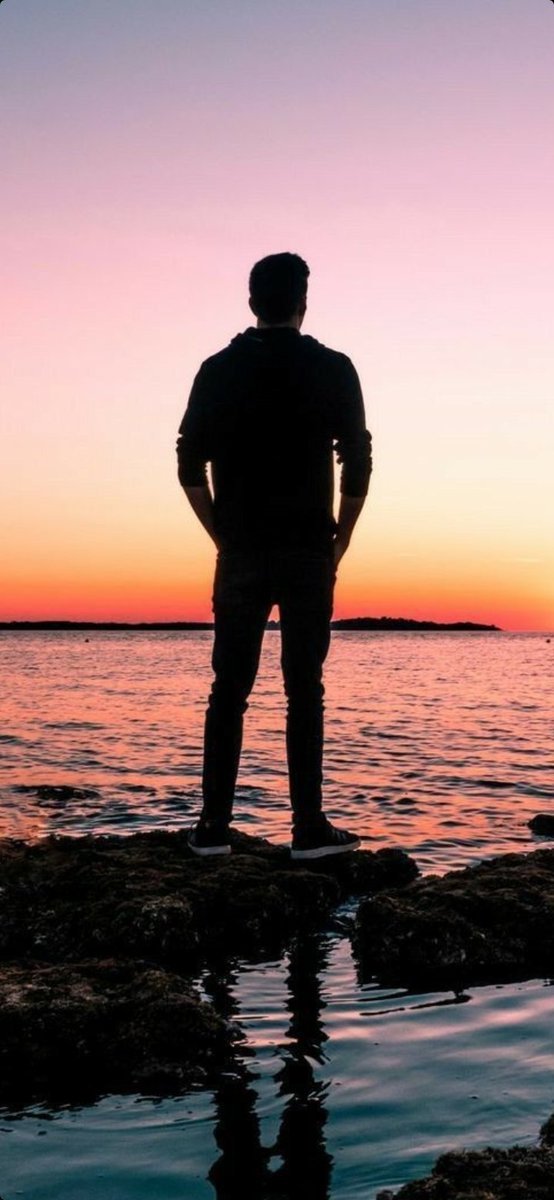 AngelAc1010's tweet photo. Quien te traiciona una vez, te traicionará mil veces, no hace falta beberse todo el mar para darse cuenta que es salado. https://t.co/7UePdJDaD8