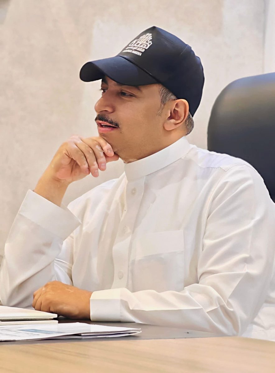hemma_media's tweet photo. في اجتماع استثنائي 
همة تتجاوز الطموح 

همّة : عادل الزهراني 

نحو آفاق إعلامية واعدة وتطلعات طموحة تخدم مسيرة العمل المؤسسي عقدت جمعية همة الإعلامية اجتماعا دوريا موسعا ترأسه رئيس مجلس الإدارة وبحضور نائبه والمدير التنفيذي ورؤساء اللجان المتخصصة في مشهد يعكس تكاتف الجهود وتعزيز أدوار العمل الجماعي
استعرض اللقاء حزمة من البرامج الاستراتيجية والمقترحات النوعية التي تهدف إلى إثراء تجربة الجمعية وتوسيع نطاق أثرها الإعلامي والمجتمعي كما شهد الاجتماع نقاشات مستفيضة حول عدد من المبادرات الخلاقة التي تترجم أهداف الجمعية إلى واقع ملموس فضلا عن وضع آليات دقيقة ومنظمة لعمل اللجان وفق ما نصت عليه اللائحة التنظيمية لضمان الانضباط المؤسسي والارتقاء بالأداء
وقد توج اللقاء بعدد من المخرجات العملية التي ستشكل خارطة طريق لمرحلة قادمة مليئة بالنجاحات التي تعزز حضور جمعية همة في المشهد الإعلامي وتدعم تطلعات أعضائها وشركائها في التميز والإبداع..
#جمعية_هِمّة_الإعلامية 
#الطائف