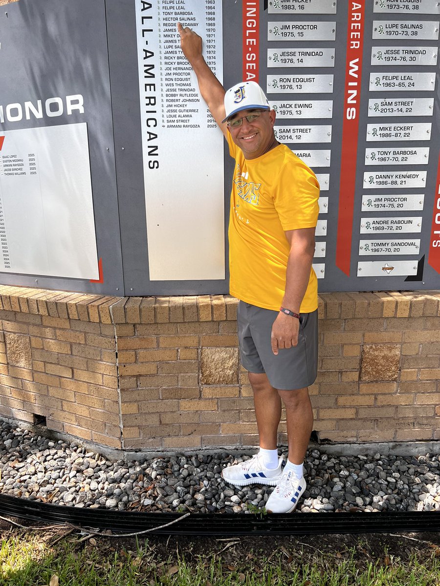 s3baseball_'s tweet photo. I’m here in the Valley to attend the Rio Grande Softball All Star game.. I had a little free time and I toured the RGV baseball field…. To my surprise they had a Wall of Honor outside the field. https://t.co/ezvEdZJN6D