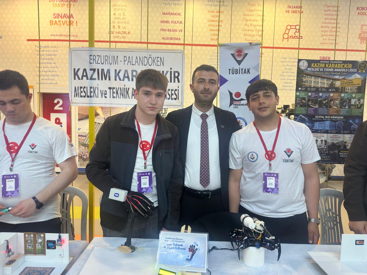 eminkula's tweet photo. TÜBİTAK 4006-C kapsamında birbirinden değerli projeleri inceleme fırsatı buldum. Gençlerimizin azmi, çalışkanlığı ve heyecanı geleceğe dair umutlarımızı artırıyor.

Bu güzel çalışmaları yakından görmek ve genç arkadaşlarımızın heyecanına ortak olmak benim için çok kıymetliydi. https://t.co/UIGiFH0aeE