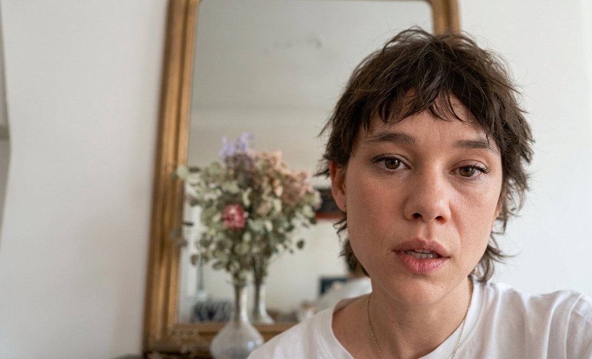 bergesfrisbeybr's tweet photo. 📸| Entrevista de Astrid Bergès-Frisbey para Andrea Cardona Leal sobre a nova série "Futuro Desierto" da Netflix. https://t.co/FEJ70hkp61